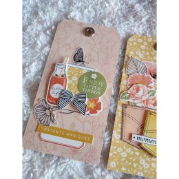 Die cuts Florilèges Design FARANDOLE par Florilèges Design. Scrapbooking et loisirs créatifs. Livraison rapide et cadeau dans...