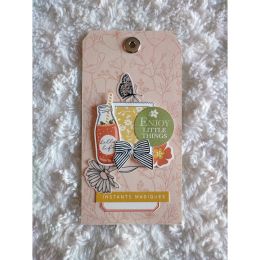 Die cuts Florilèges Design FARANDOLE par Florilèges Design. Scrapbooking et loisirs créatifs. Livraison rapide et cadeau dans...
