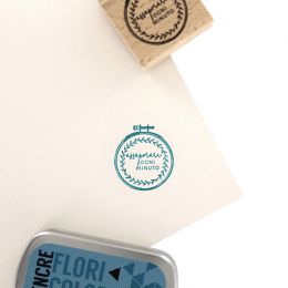 Tampon bois italien RICAMO par Florilèges Design. Scrapbooking et loisirs créatifs. Livraison rapide et cadeau dans chaque co...